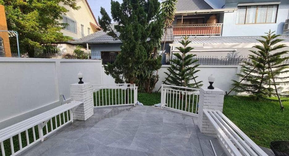 Haus zum Kauf mit 3 Zimmer in Si Racha, Chonburi
