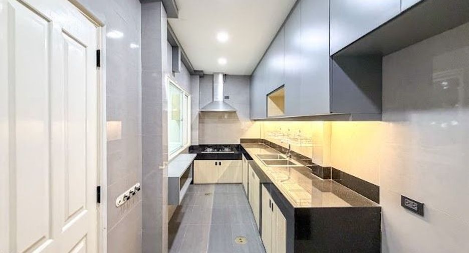 À vendre 6 chambres maison à Don Mueang, Bangkok