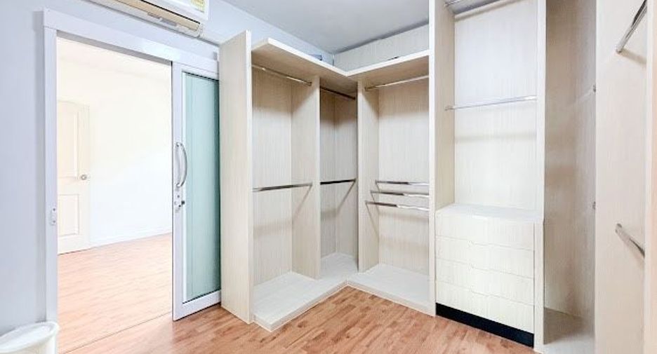 À vendre 6 chambres maison à Don Mueang, Bangkok