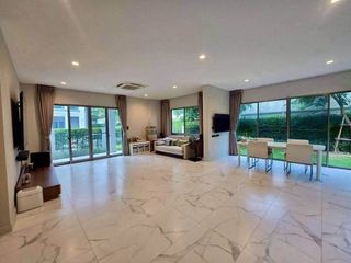Haus zum Kauf mit 4 Zimmer in Bang Khae, Bangkok