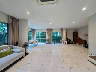 Haus zum Kauf mit 4 Zimmer in Bang Khae, Bangkok