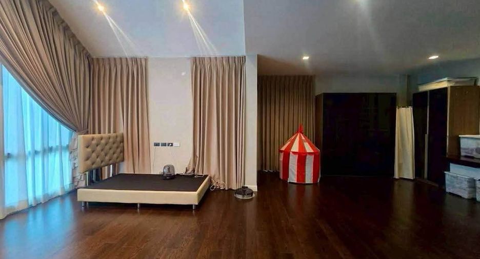 Haus zum Kauf mit 4 Zimmer in Bang Khae, Bangkok