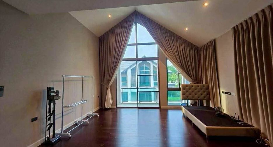 Haus zum Kauf mit 4 Zimmer in Bang Khae, Bangkok