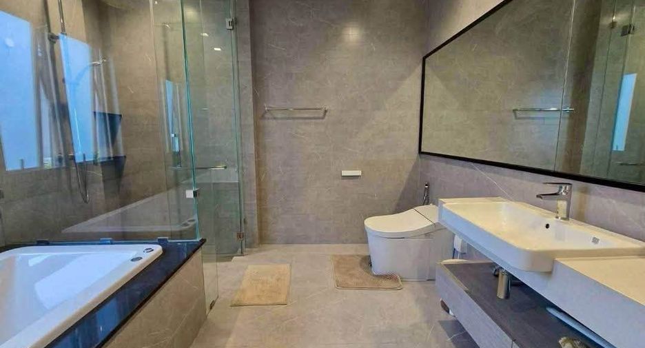 Haus zum Kauf mit 4 Zimmer in Bang Khae, Bangkok