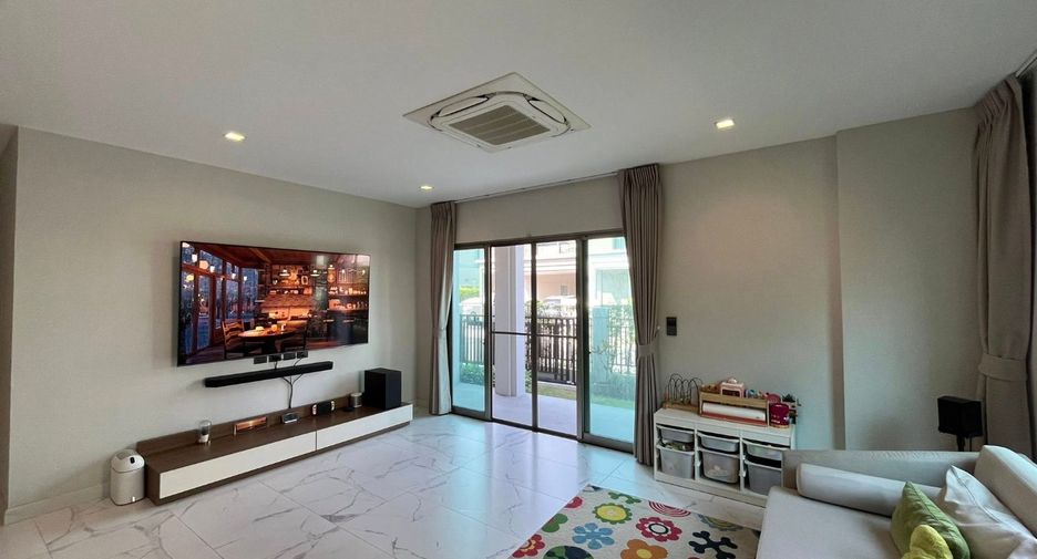 Haus zum Kauf mit 4 Zimmer in Bang Khae, Bangkok