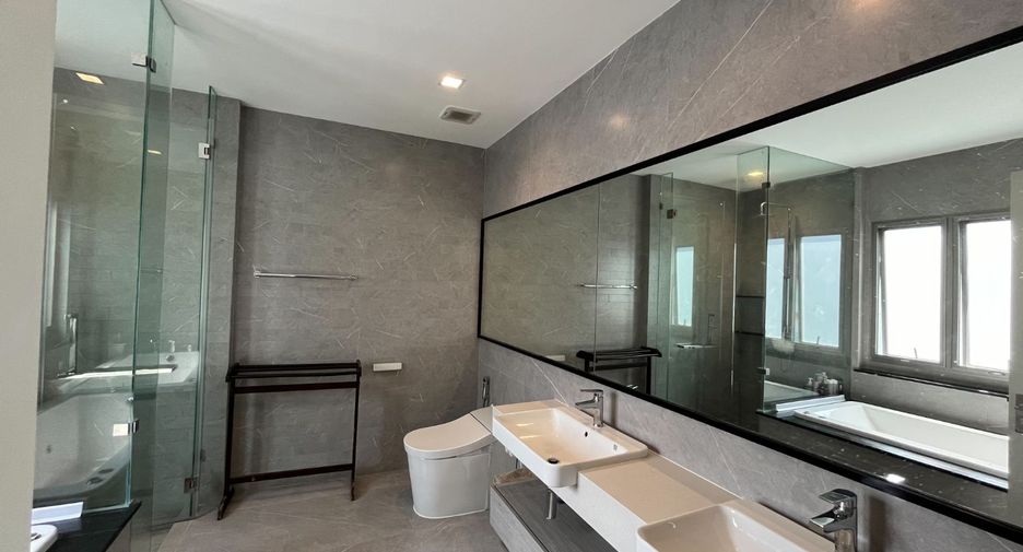 Haus zum Kauf mit 4 Zimmer in Bang Khae, Bangkok