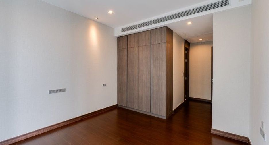 For rent 3 ベッドルーム condo in Khlong Toei, Bangkok