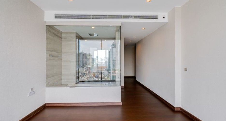 For rent 3 ベッドルーム condo in Khlong Toei, Bangkok