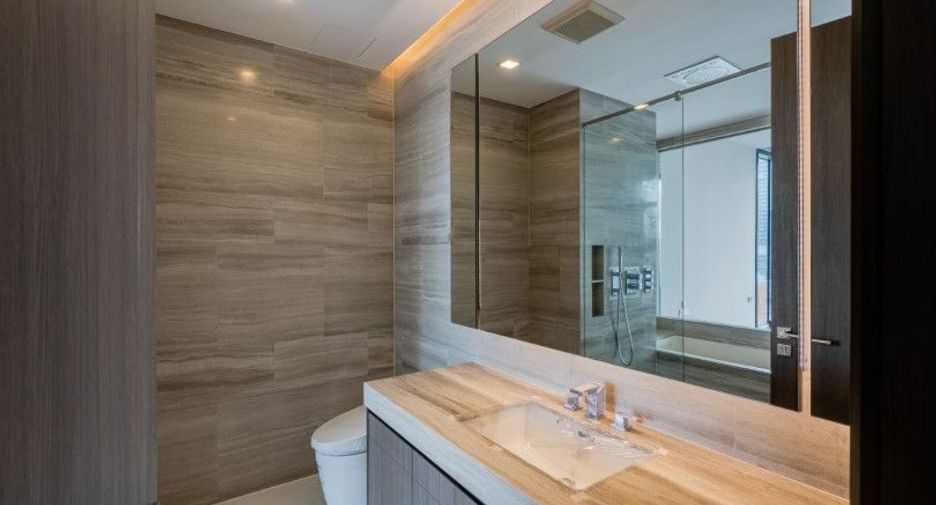 For rent 3 ベッドルーム condo in Khlong Toei, Bangkok