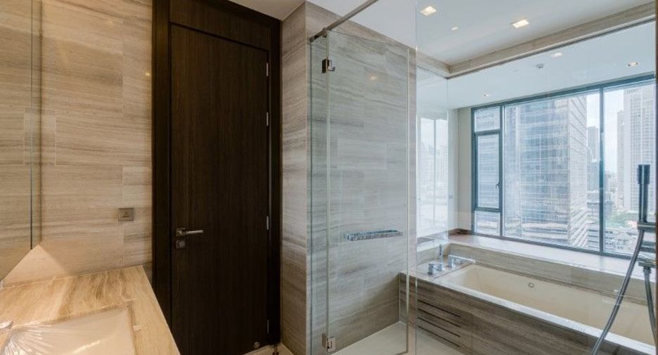 For rent 3 ベッドルーム condo in Khlong Toei, Bangkok