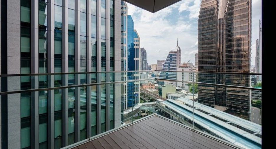 For rent 3 ベッドルーム condo in Khlong Toei, Bangkok