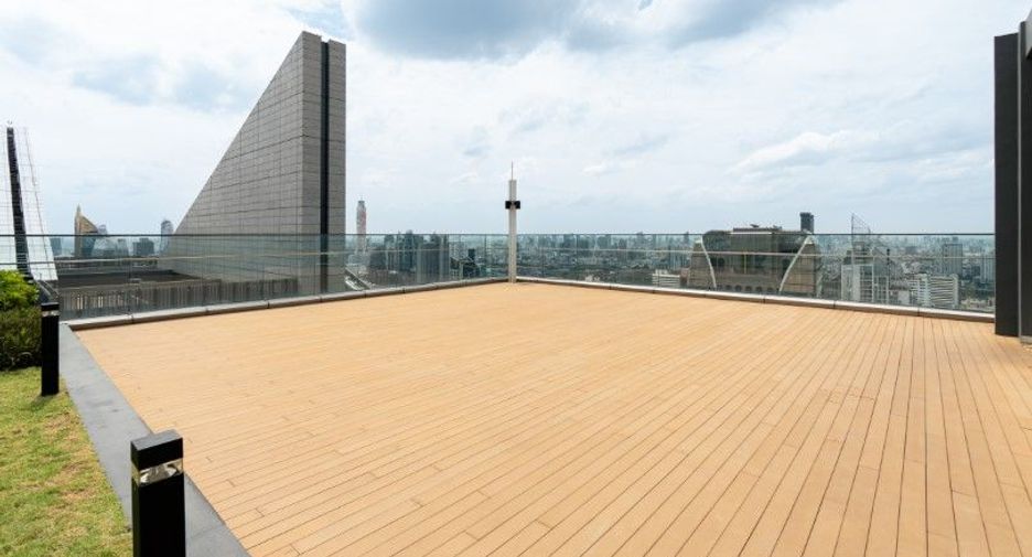 For rent 3 ベッドルーム condo in Khlong Toei, Bangkok