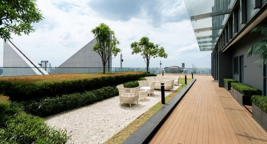 For rent 3 ベッドルーム condo in Khlong Toei, Bangkok