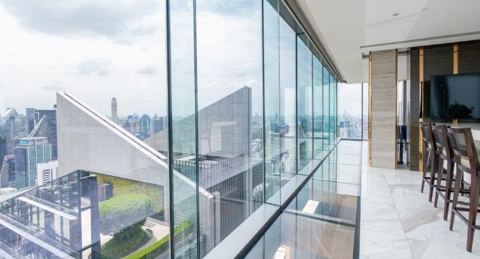 For rent 3 ベッドルーム condo in Khlong Toei, Bangkok