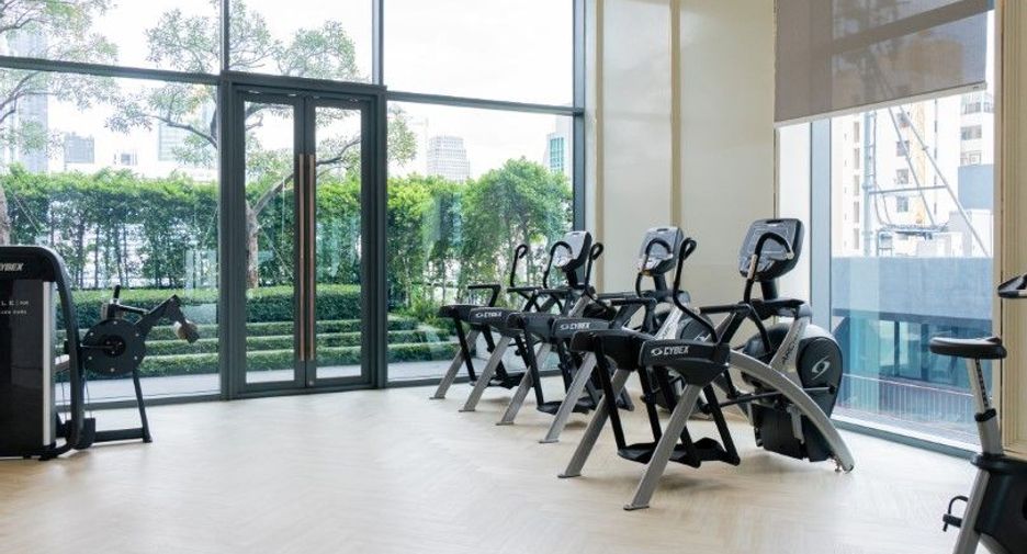 For rent 3 ベッドルーム condo in Khlong Toei, Bangkok