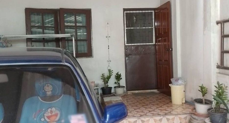 Casa adosada en venta de 2 habitaciones en Min Buri, Bangkok