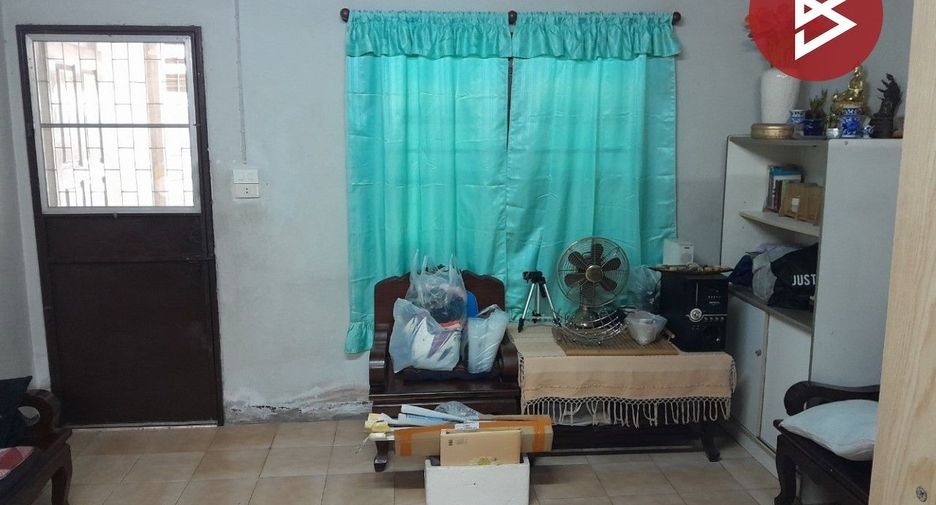 Casa adosada en venta de 2 habitaciones en Min Buri, Bangkok