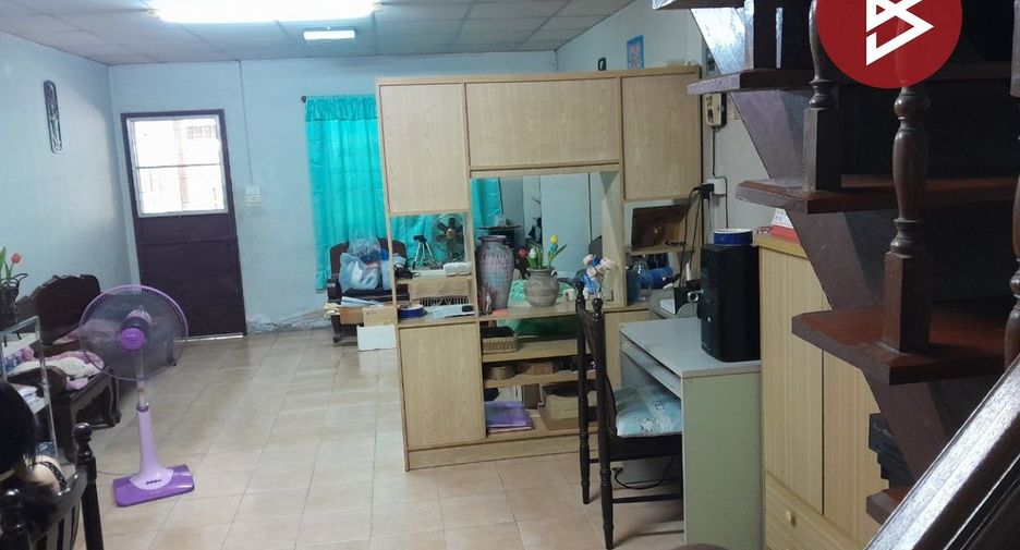 Casa adosada en venta de 2 habitaciones en Min Buri, Bangkok