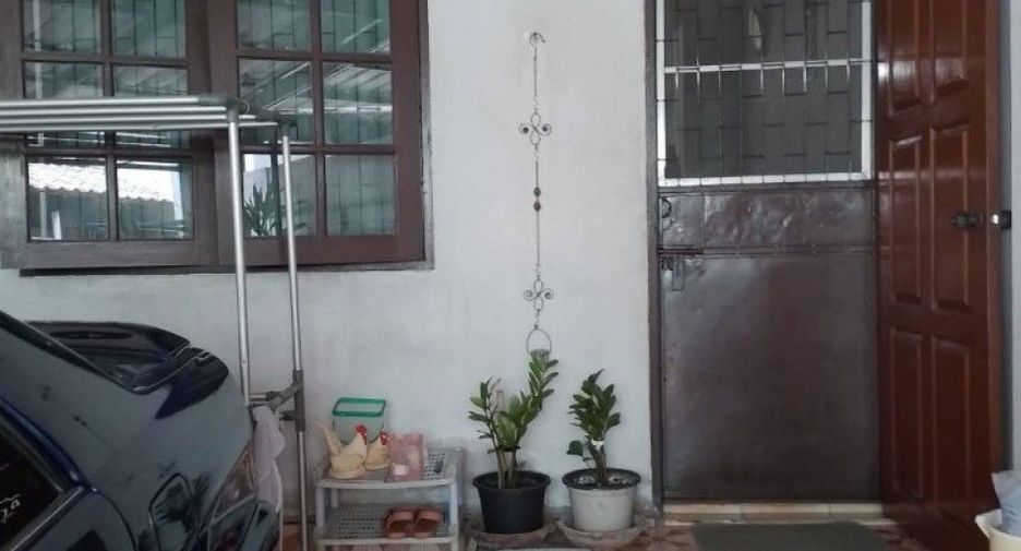 Casa adosada en venta de 2 habitaciones en Min Buri, Bangkok