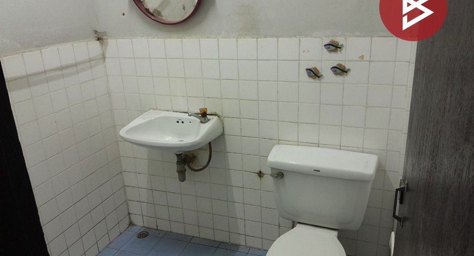 Casa adosada en venta de 2 habitaciones en Min Buri, Bangkok
