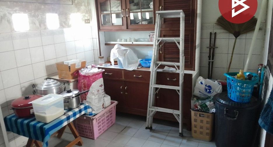 Casa adosada en venta de 2 habitaciones en Min Buri, Bangkok