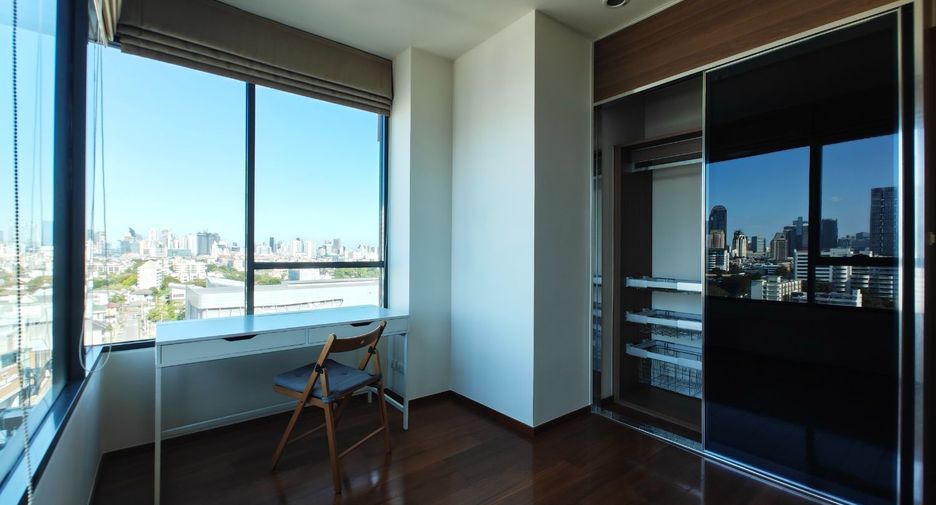 For sale 2 ベッドルーム condo in Yan Nawa, Bangkok