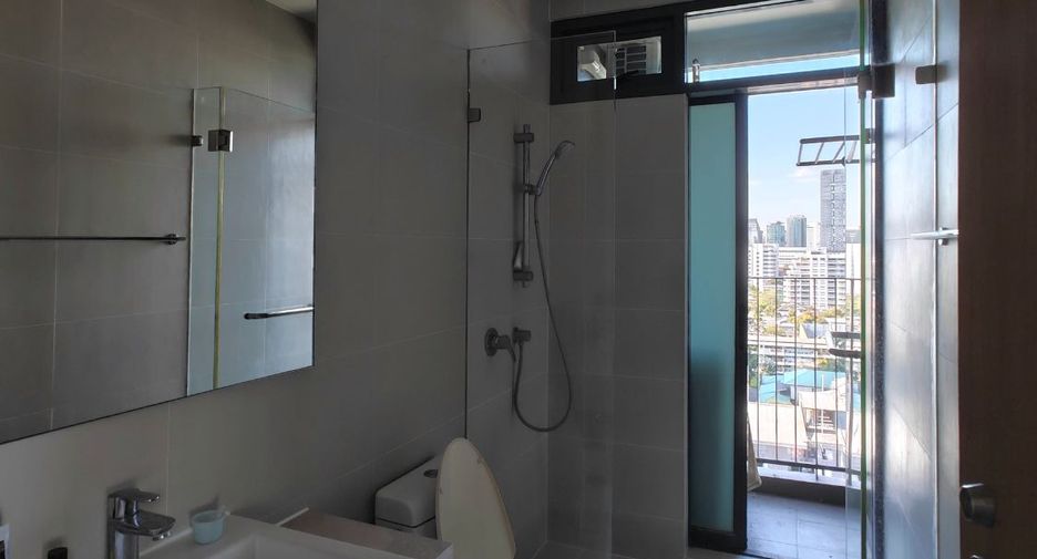 For sale 2 ベッドルーム condo in Yan Nawa, Bangkok