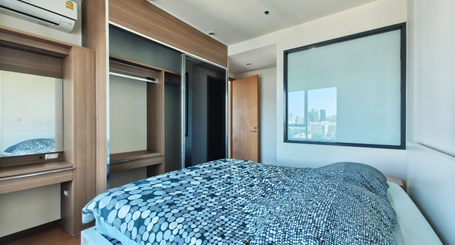 For sale 2 ベッドルーム condo in Yan Nawa, Bangkok