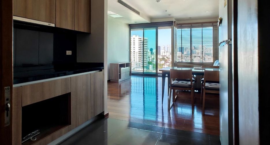 For sale 2 ベッドルーム condo in Yan Nawa, Bangkok