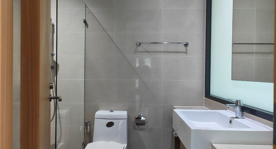 For sale 2 ベッドルーム condo in Yan Nawa, Bangkok