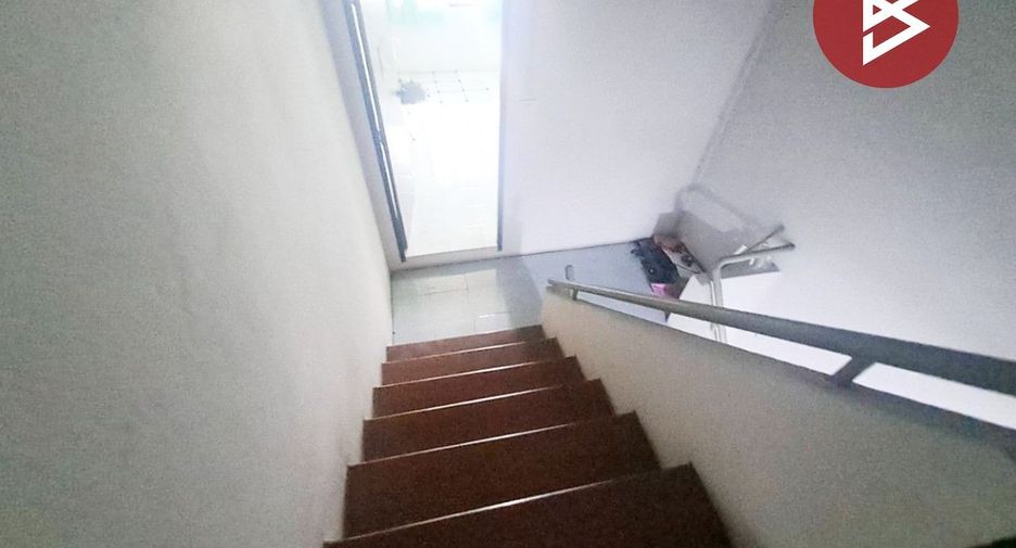 Casa adosada en venta de 4 habitaciones en Bang Bon, Bangkok