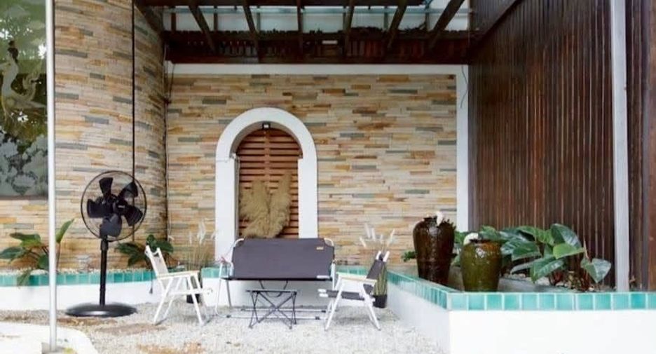 For rent 6 bedrooms house in Mueang Chiang Mai, Chiang Mai