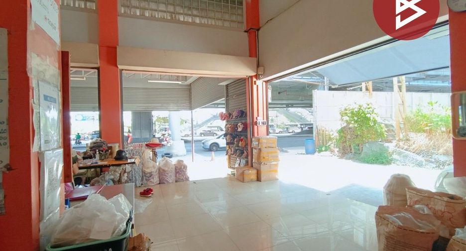 À vendre 11 chambres local commercial à Mueang Samut Prakan, Samut Prakan