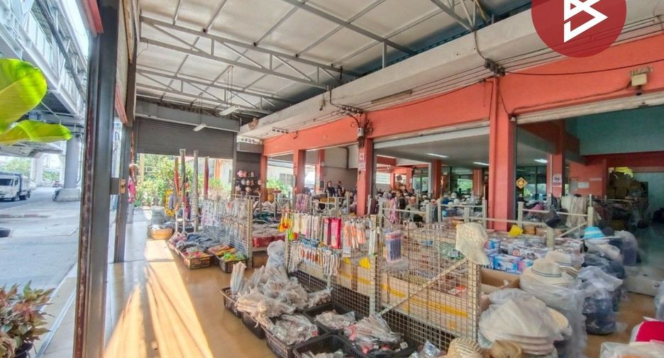 À vendre 11 chambres local commercial à Mueang Samut Prakan, Samut Prakan