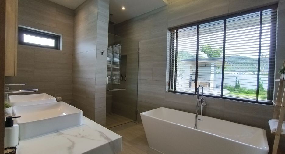 Villa zum Kauf mit 4 Zimmer in Hua Hin, Prachuap Khiri Khan