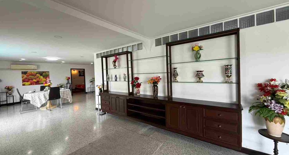 À vendre 2 chambres condo à Na Jomtien, Pattaya