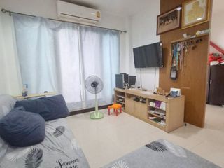 Casa adosada en venta de 3 habitaciones en Khlong Sam Wa, Bangkok