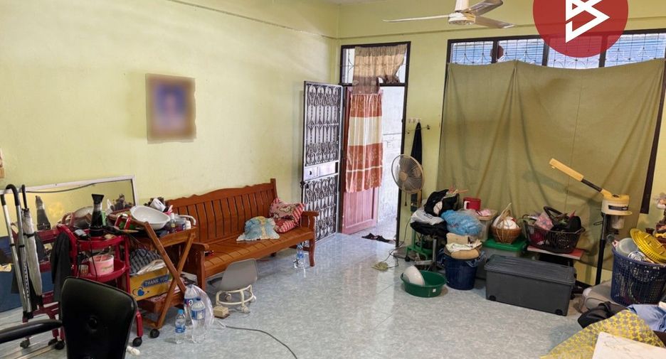 For sale 2 bedrooms townhouse in Mueang Samut Prakan, Samut Prakan