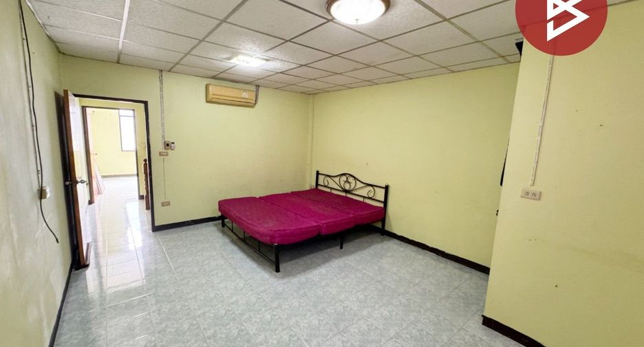 For sale 2 bedrooms townhouse in Mueang Samut Prakan, Samut Prakan