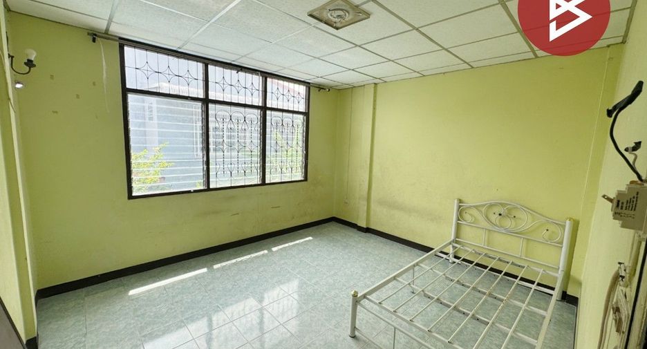 For sale 2 bedrooms townhouse in Mueang Samut Prakan, Samut Prakan
