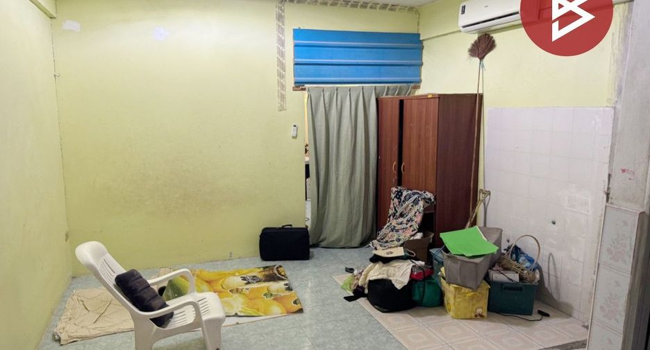 For sale 2 bedrooms townhouse in Mueang Samut Prakan, Samut Prakan