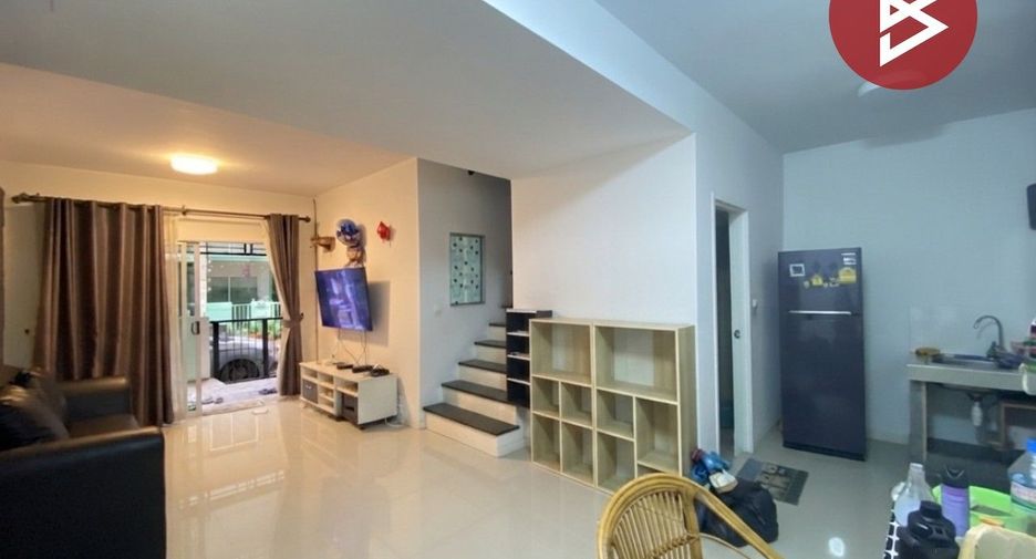 Casa adosada en venta de 3 habitaciones en Phra Pradaeng, Samut Prakan