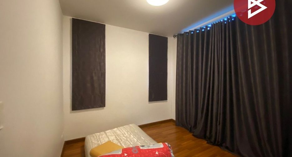 Casa adosada en venta de 3 habitaciones en Phra Pradaeng, Samut Prakan