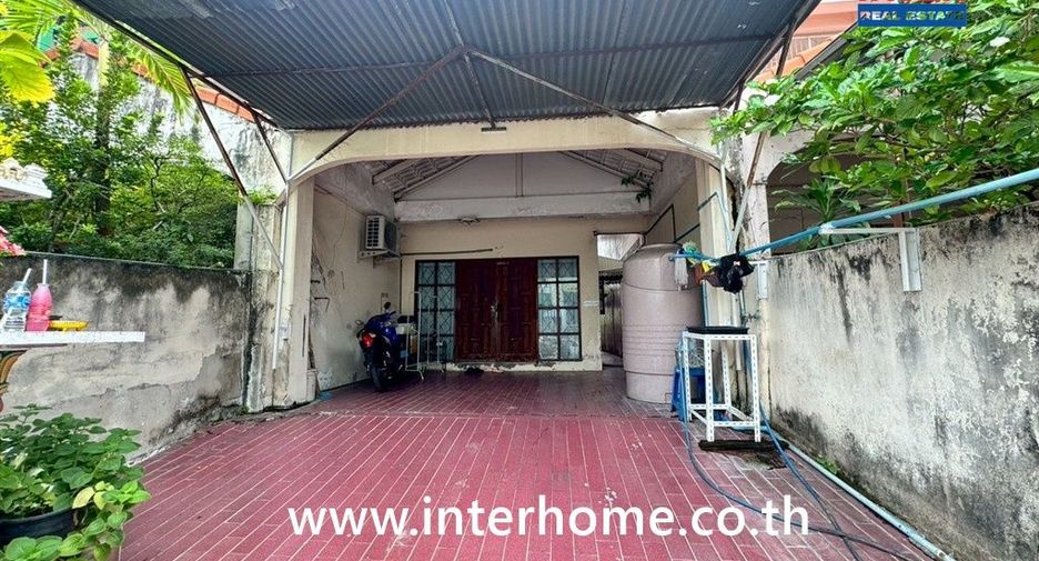 For sale 6 ベッドルーム townhouse in Bang Khae, Bangkok