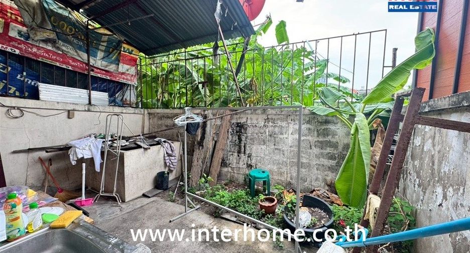 For sale 6 ベッドルーム townhouse in Bang Khae, Bangkok