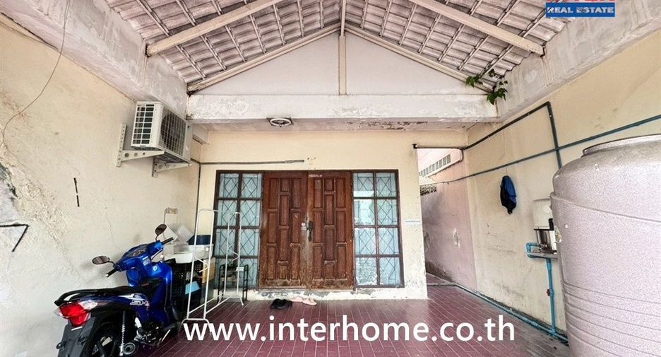 For sale 6 ベッドルーム townhouse in Bang Khae, Bangkok