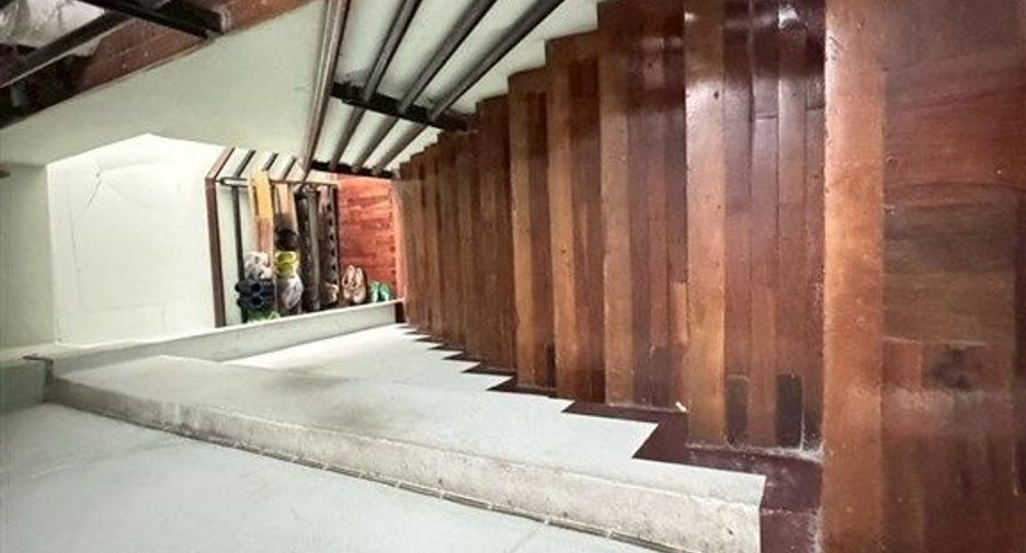 For sale 6 ベッドルーム townhouse in Bang Khae, Bangkok