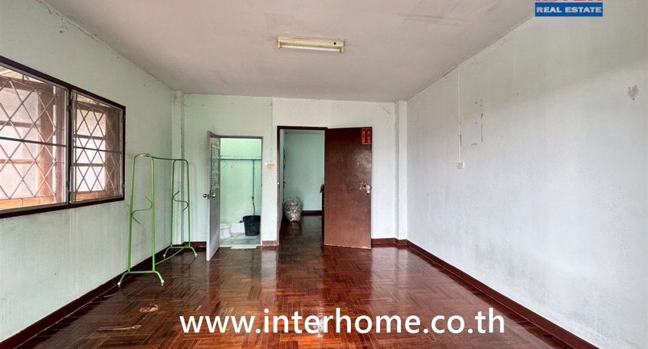 For sale 6 ベッドルーム townhouse in Bang Khae, Bangkok