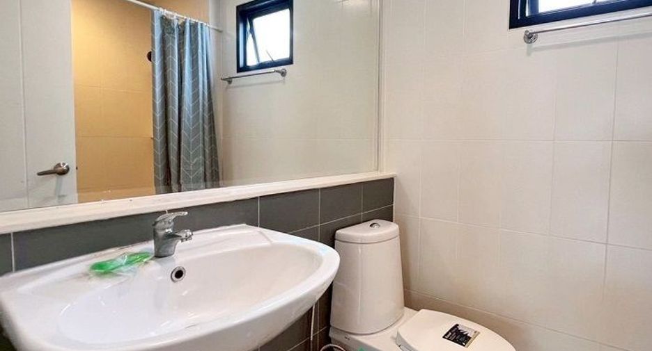 For sale 3 bedrooms townhouse in Phasi Charoen, Bangkok