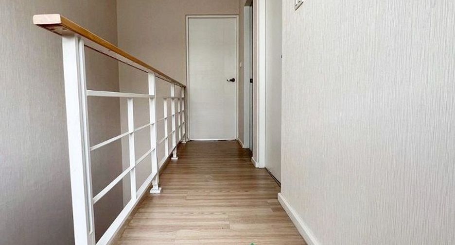For sale 3 bedrooms townhouse in Phasi Charoen, Bangkok